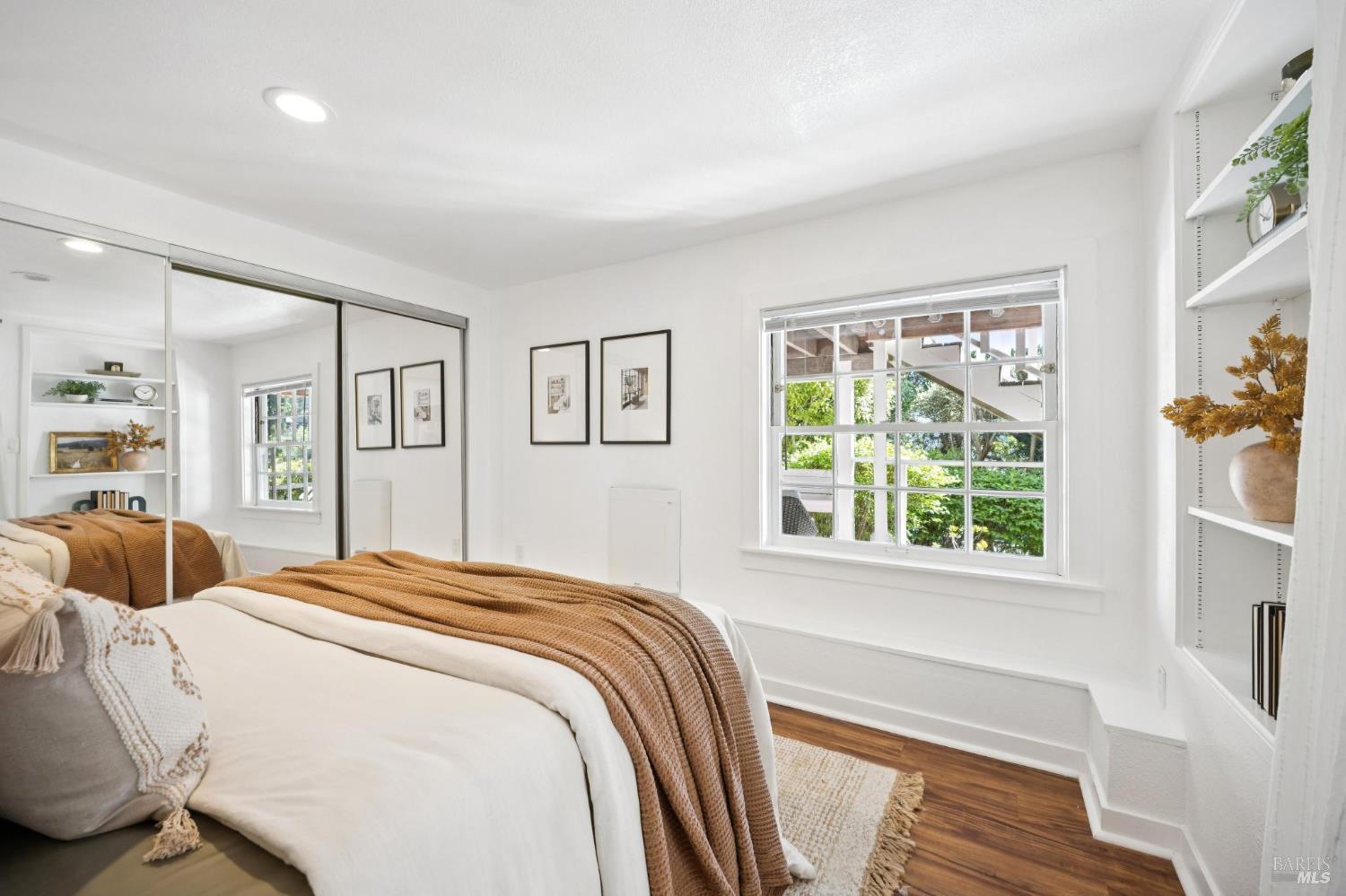 152 Almonte Boulevard