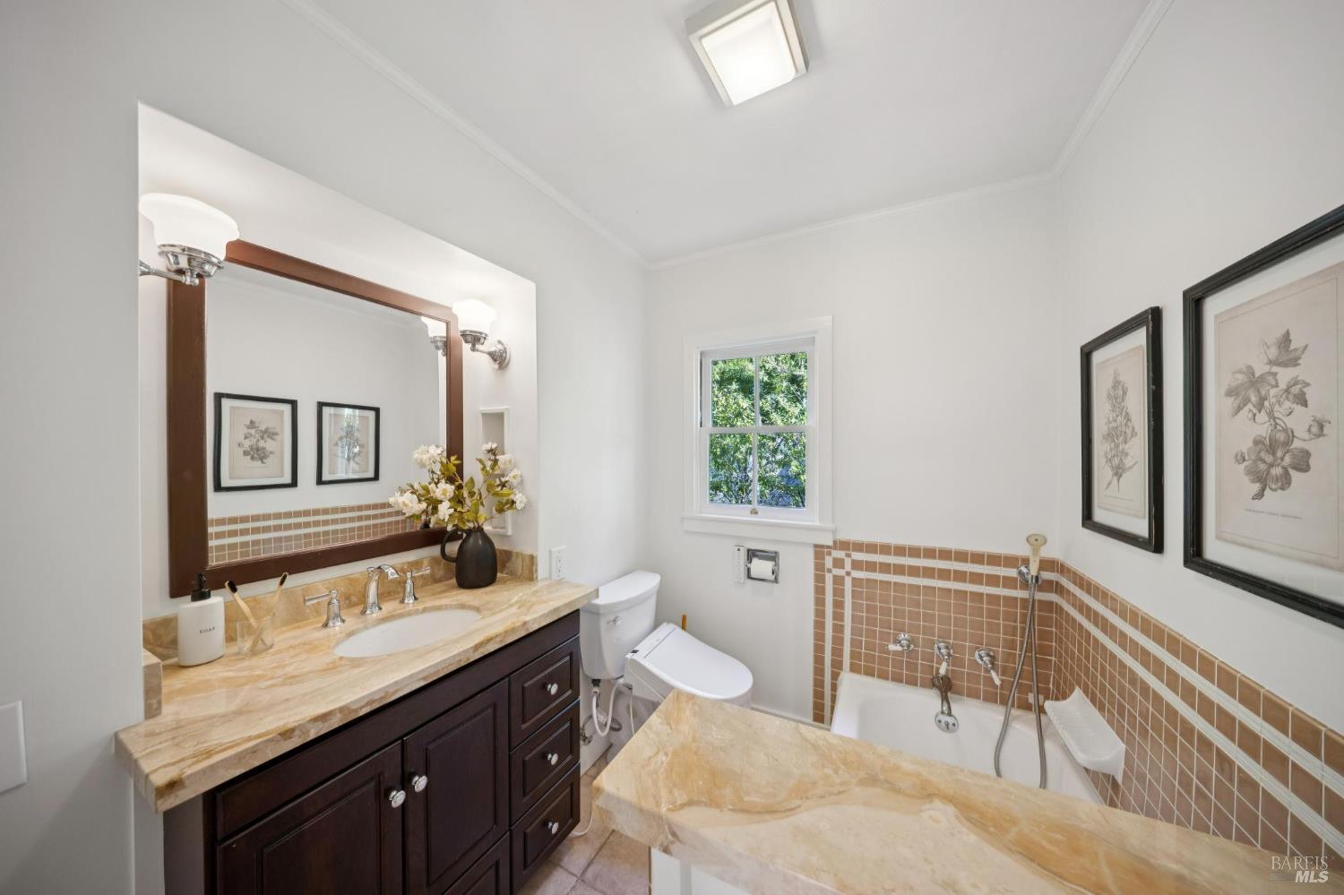 152 Almonte Boulevard