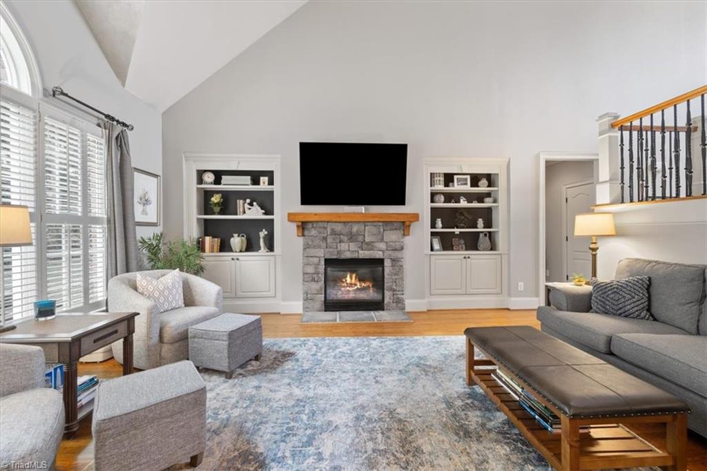 5021 Warm Springs Point