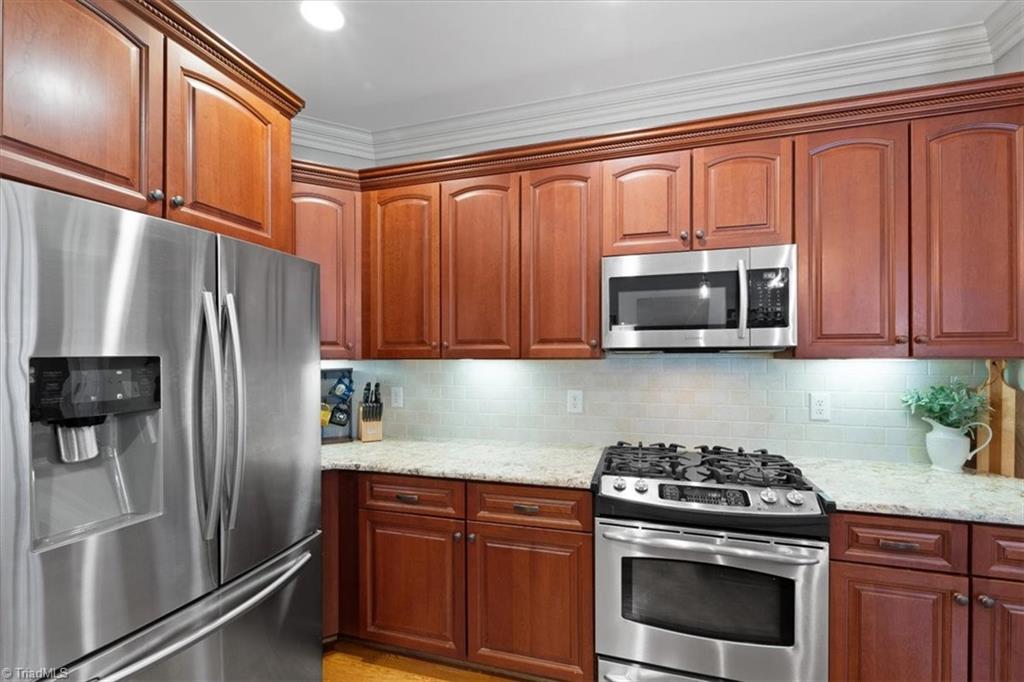 5021 Warm Springs Point