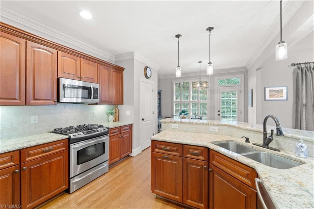 5021 Warm Springs Point