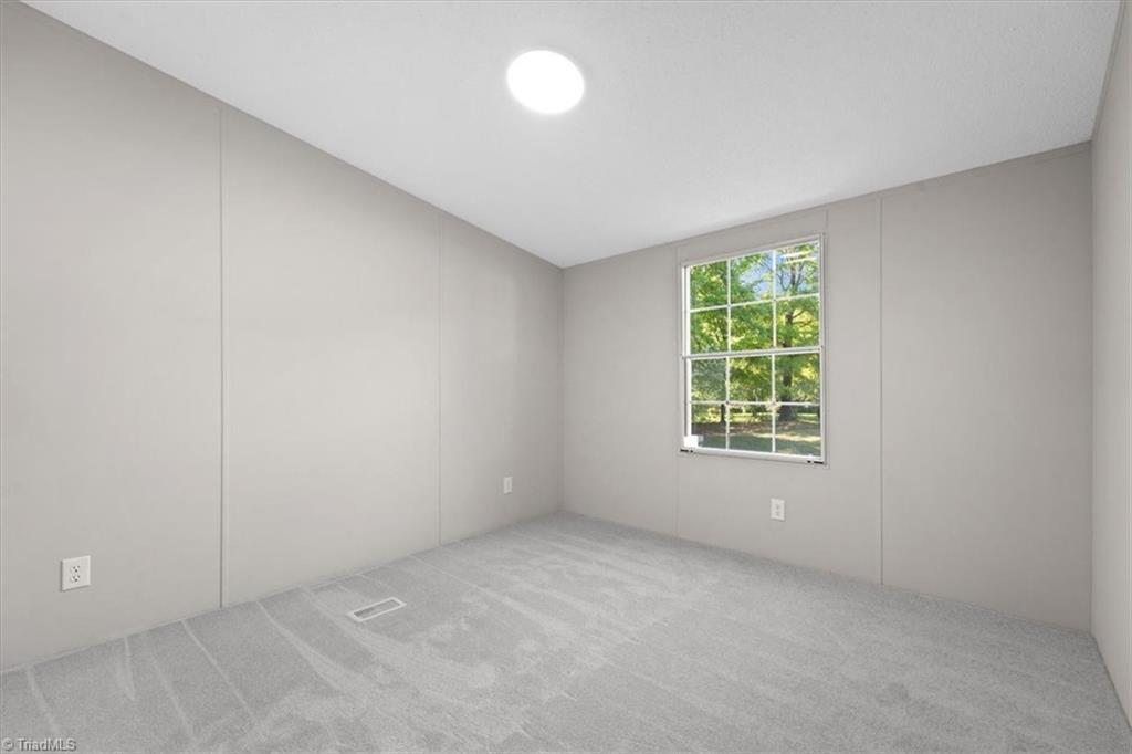 5124 Mcleansville Road, McLeansville