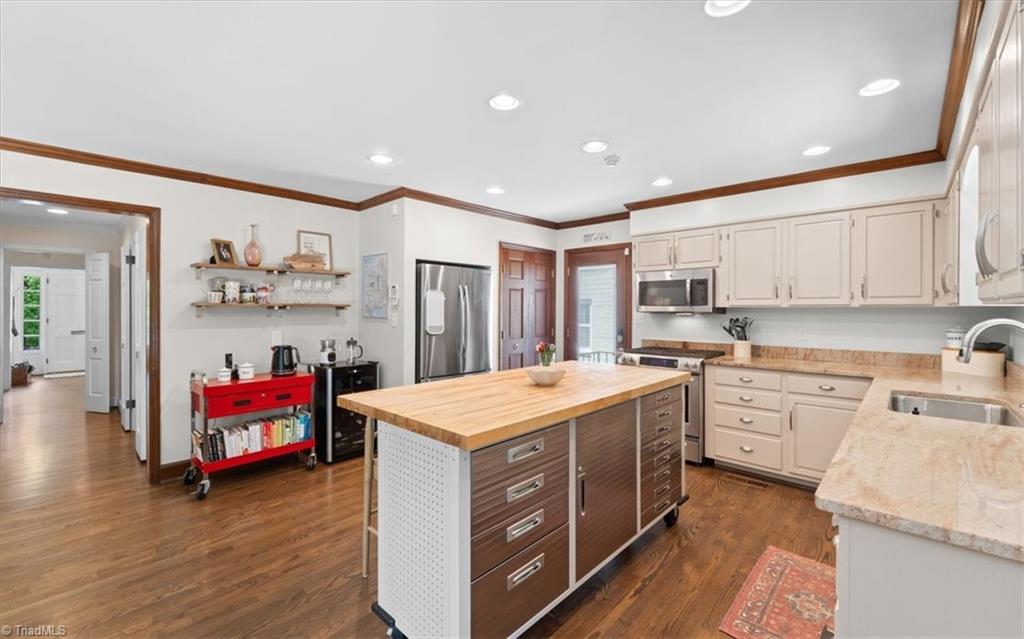 1216 Cleburne Street