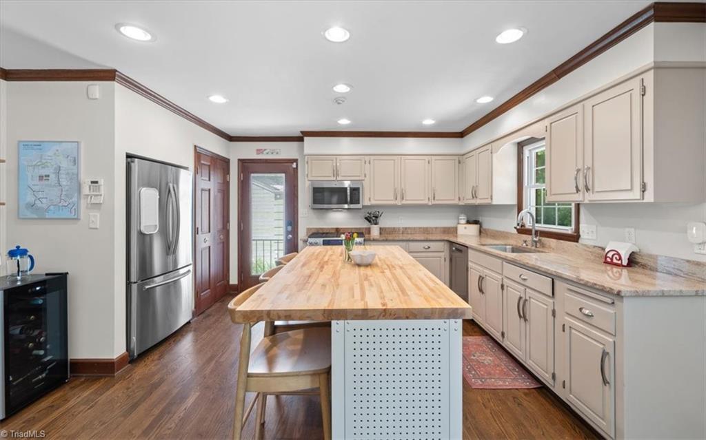 1216 Cleburne Street