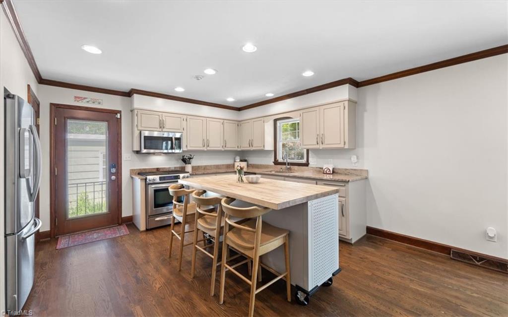 1216 Cleburne Street