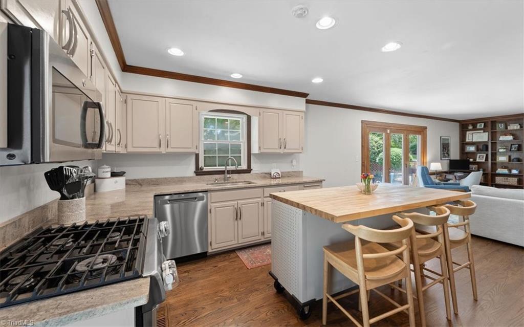 1216 Cleburne Street