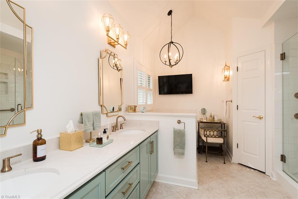 920 Golf House Road E