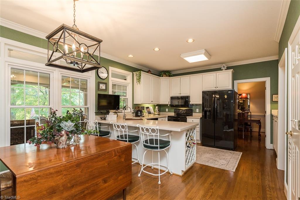 920 Golf House Road E