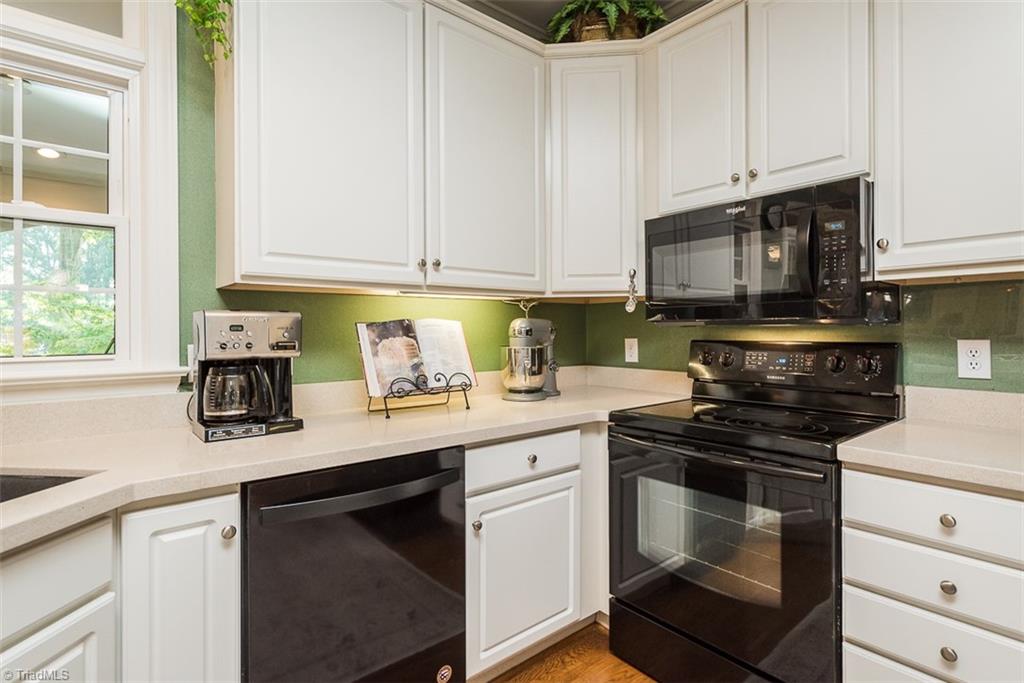 920 Golf House Road E