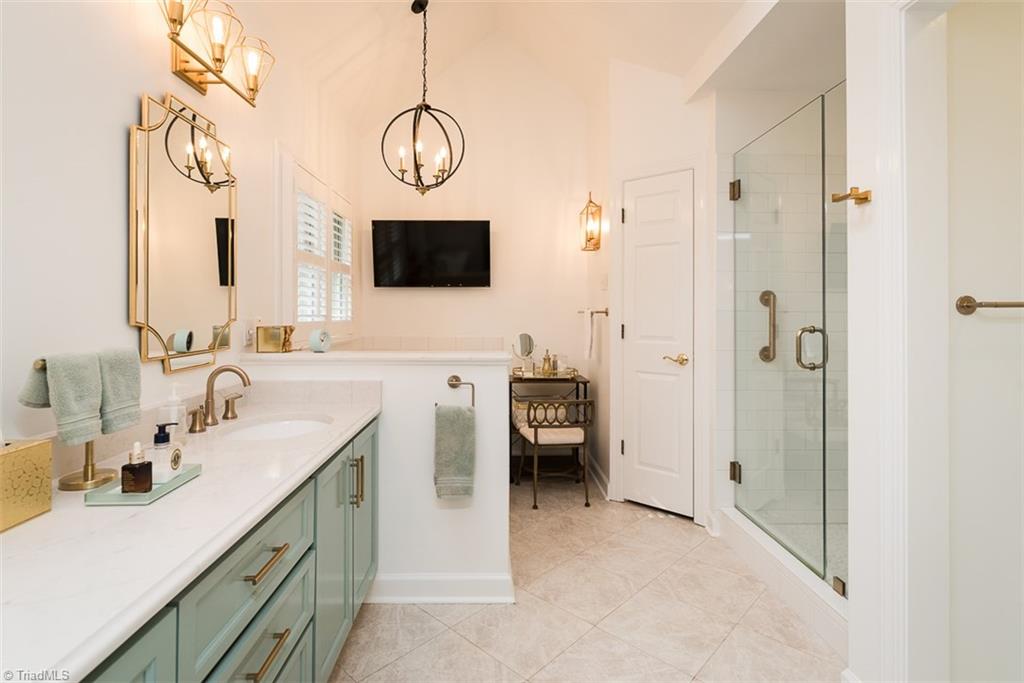 920 Golf House Road E