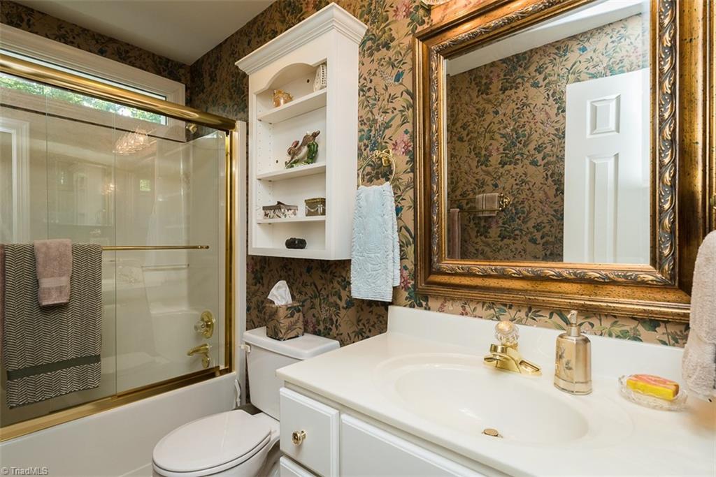 920 Golf House Road E