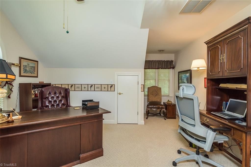 920 Golf House Road E