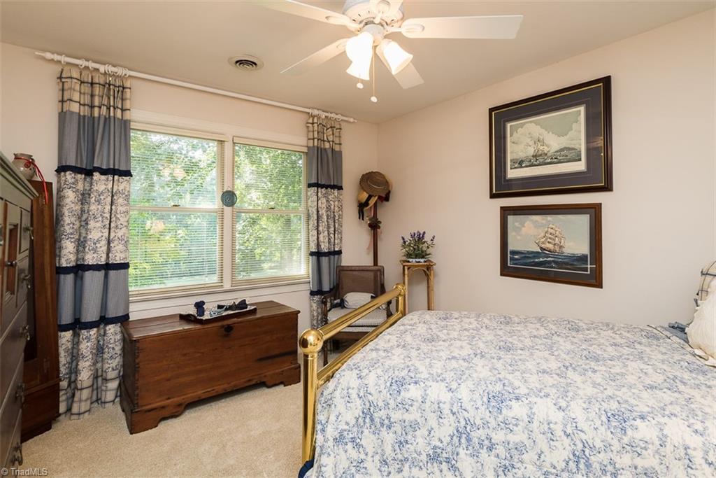 920 Golf House Road E