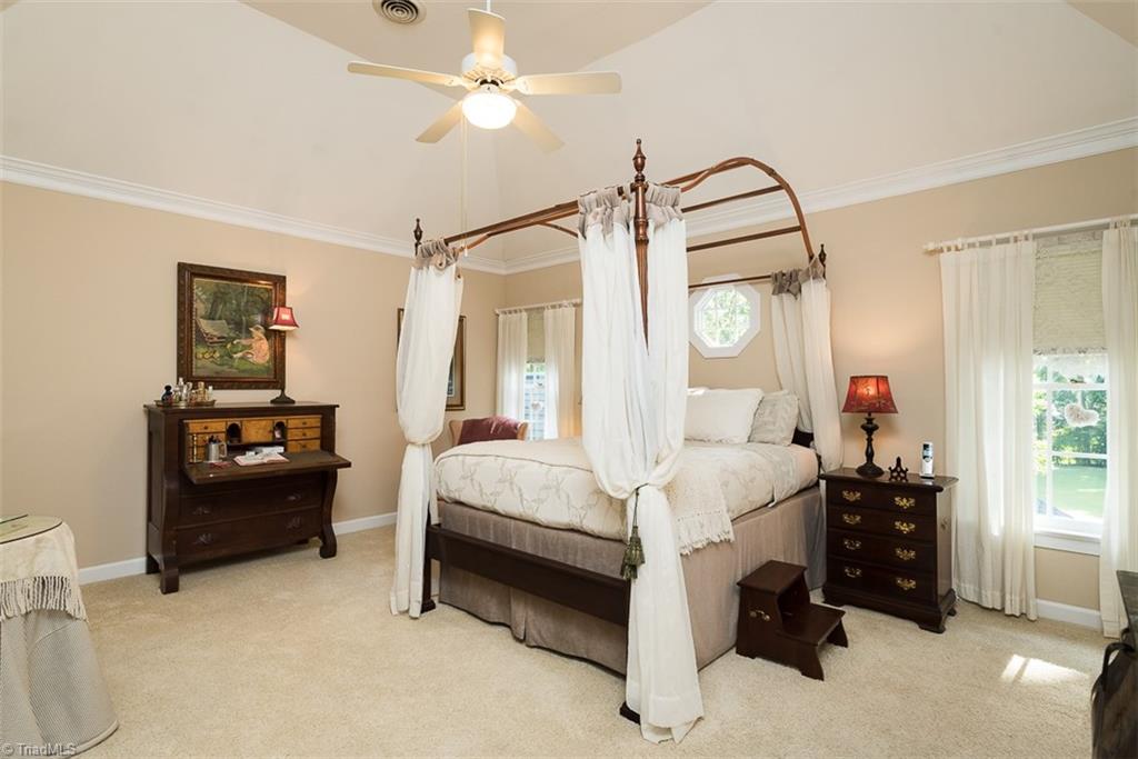 920 Golf House Road E