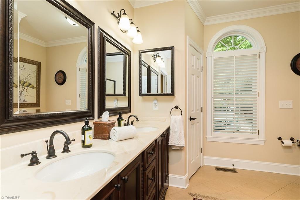 920 Golf House Road E