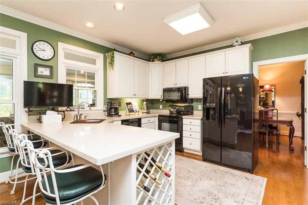 920 Golf House Road E