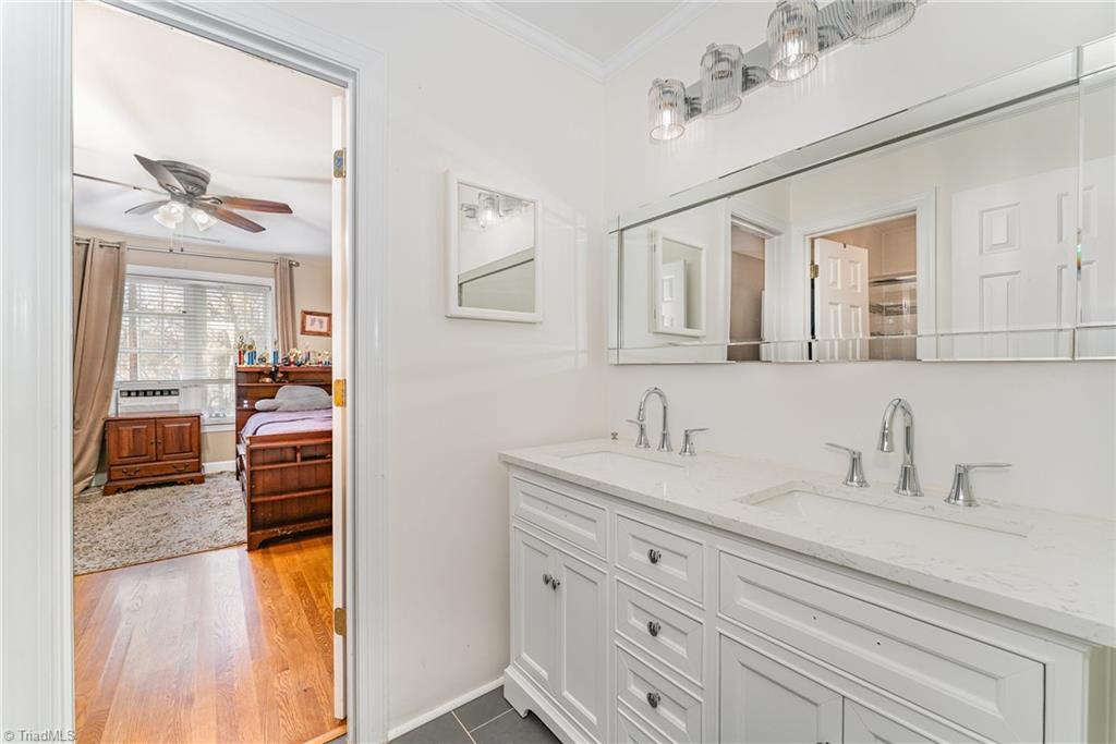 400 Lagerfield Court