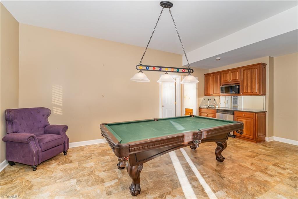 400 Lagerfield Court