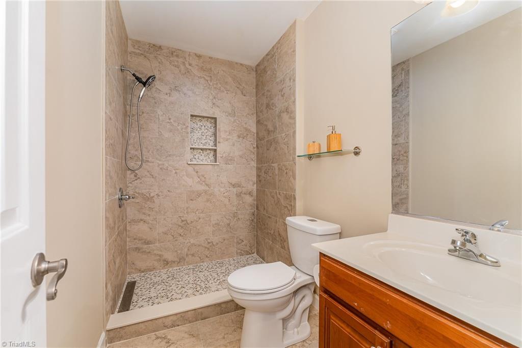 400 Lagerfield Court