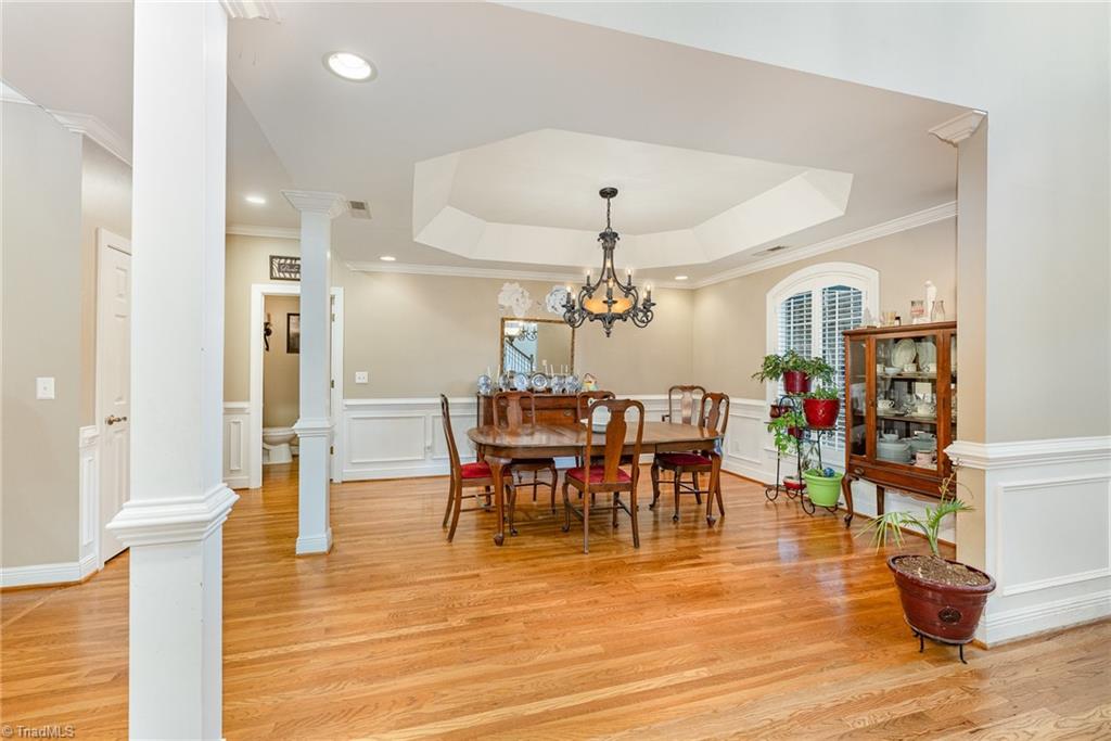 400 Lagerfield Court