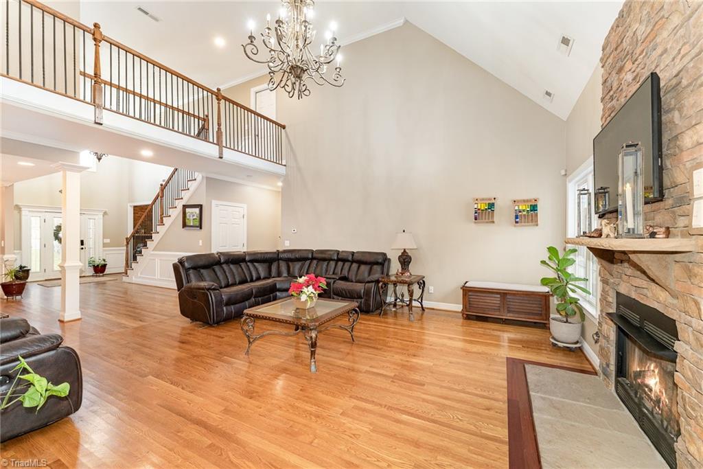 400 Lagerfield Court