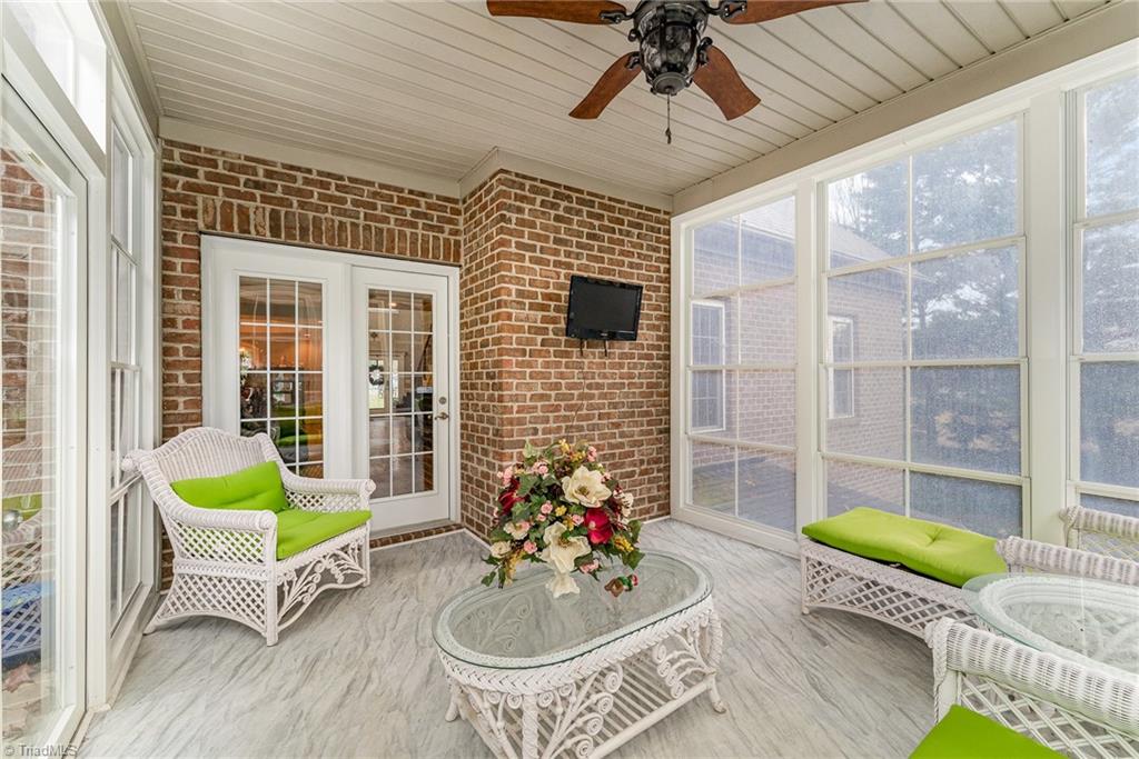 400 Lagerfield Court