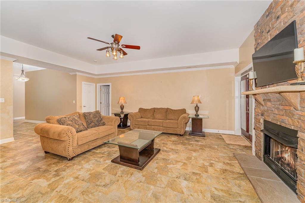 400 Lagerfield Court