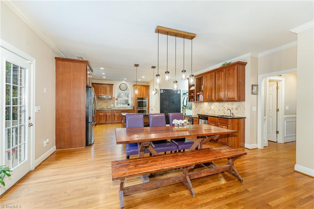 400 Lagerfield Court