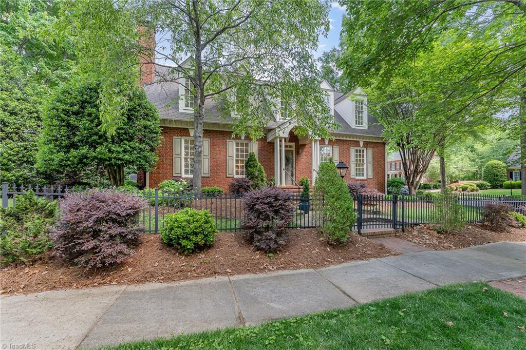 515 Daybreak Square N