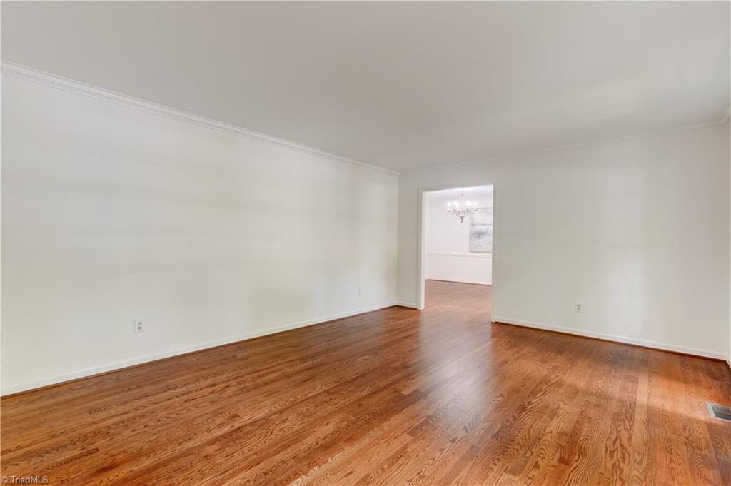 3802 Round Hill Road