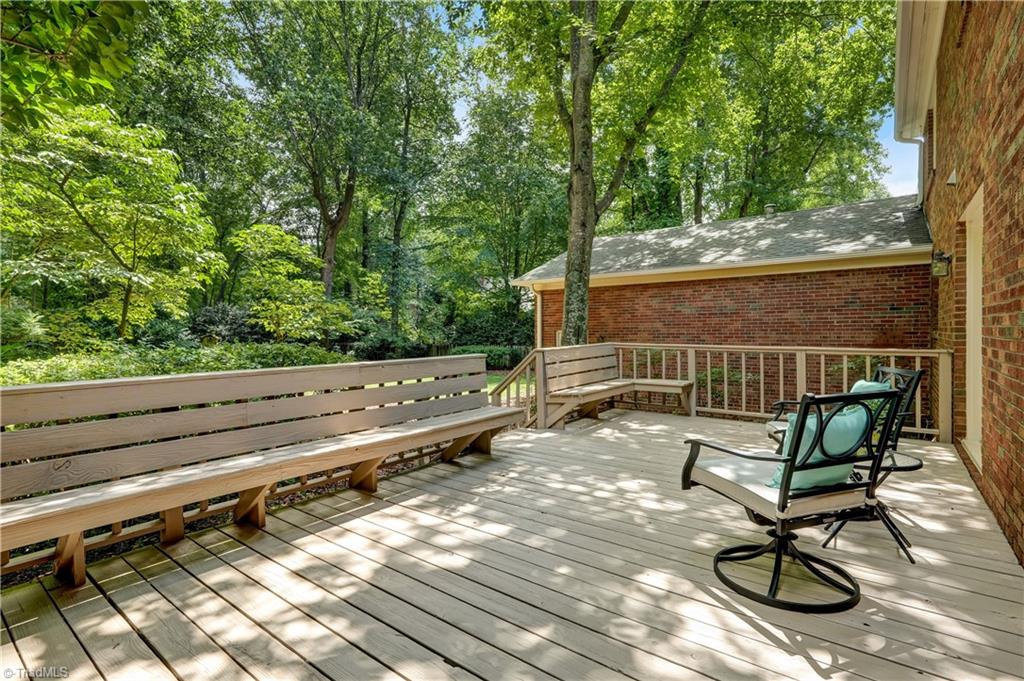 3802 Round Hill Road