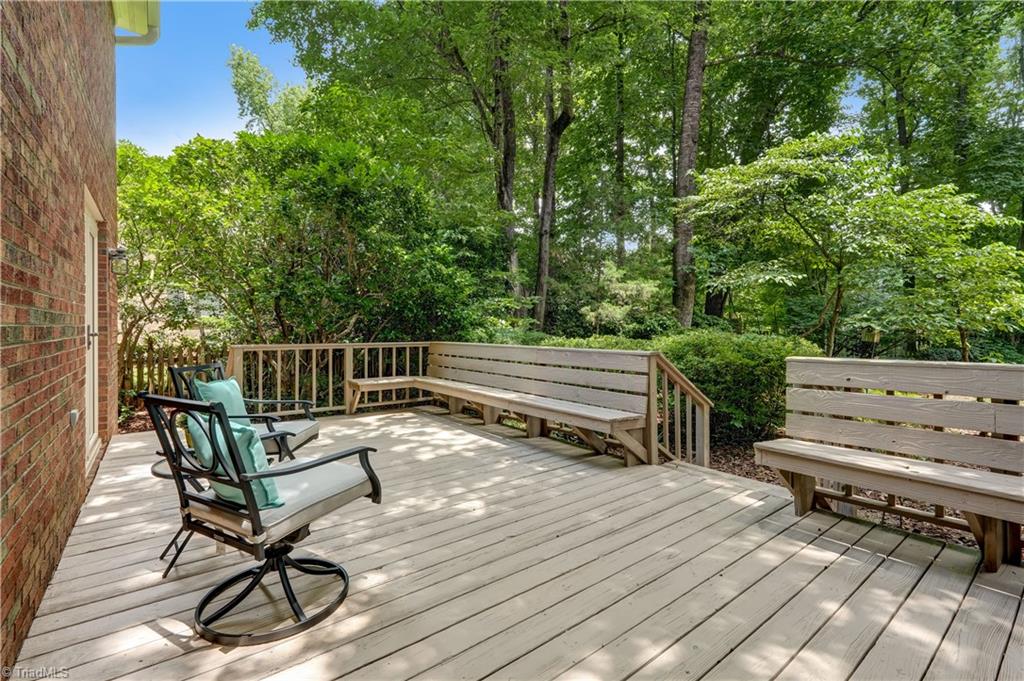 3802 Round Hill Road