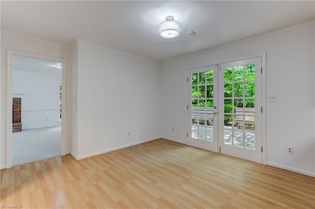 3802 Round Hill Road