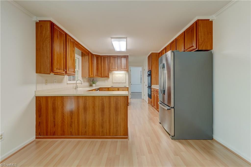 3802 Round Hill Road