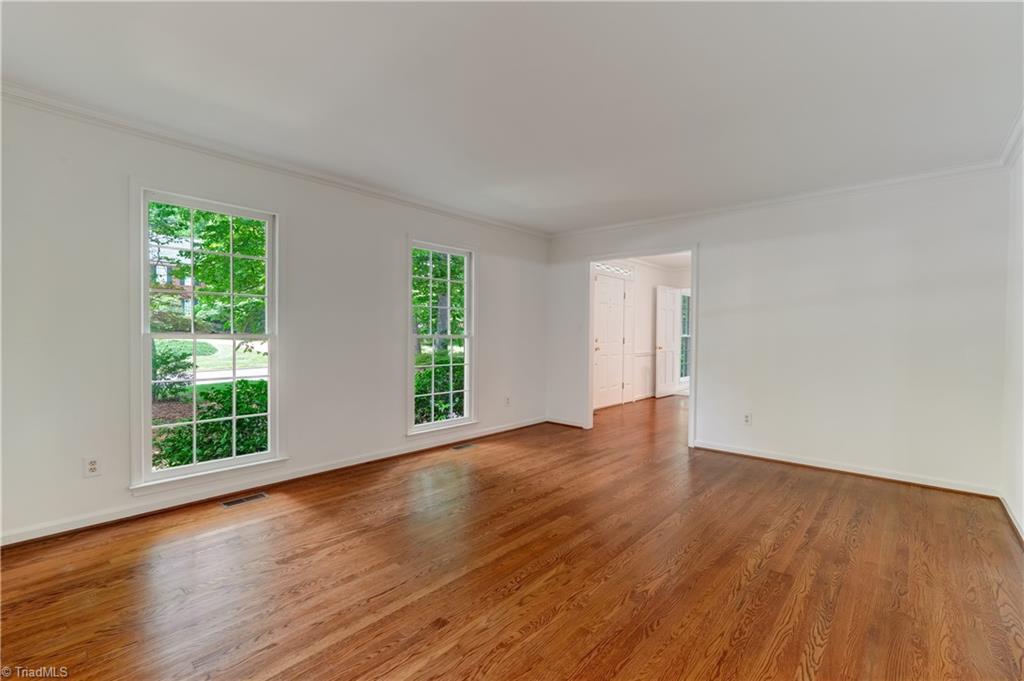 3802 Round Hill Road