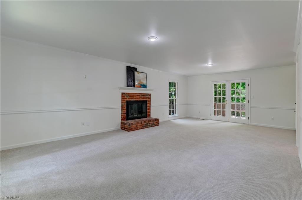 3802 Round Hill Road