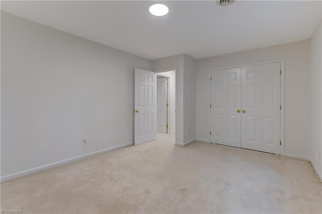 3802 Round Hill Road