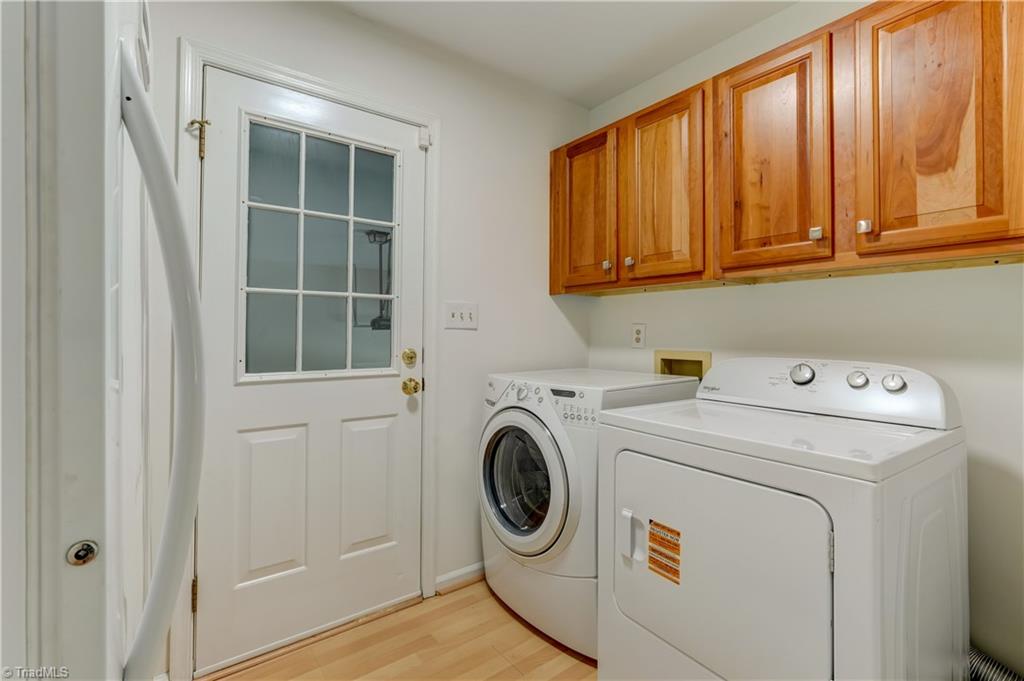 3802 Round Hill Road