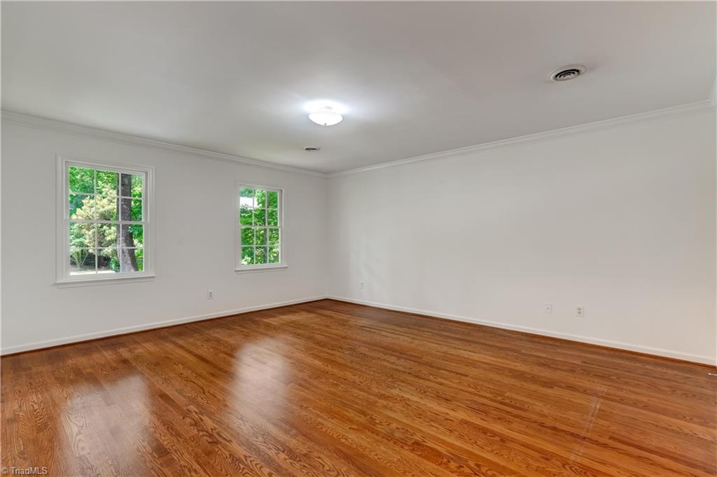 3802 Round Hill Road