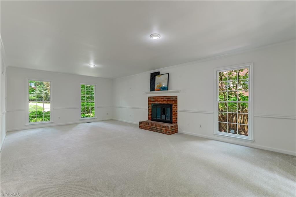 3802 Round Hill Road