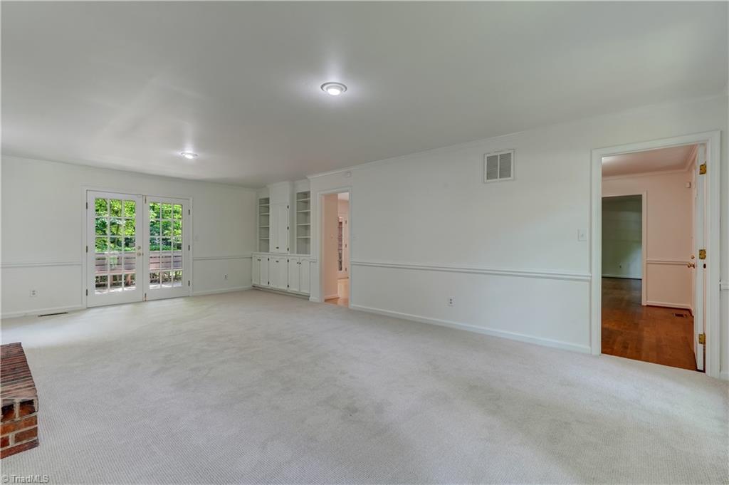 3802 Round Hill Road