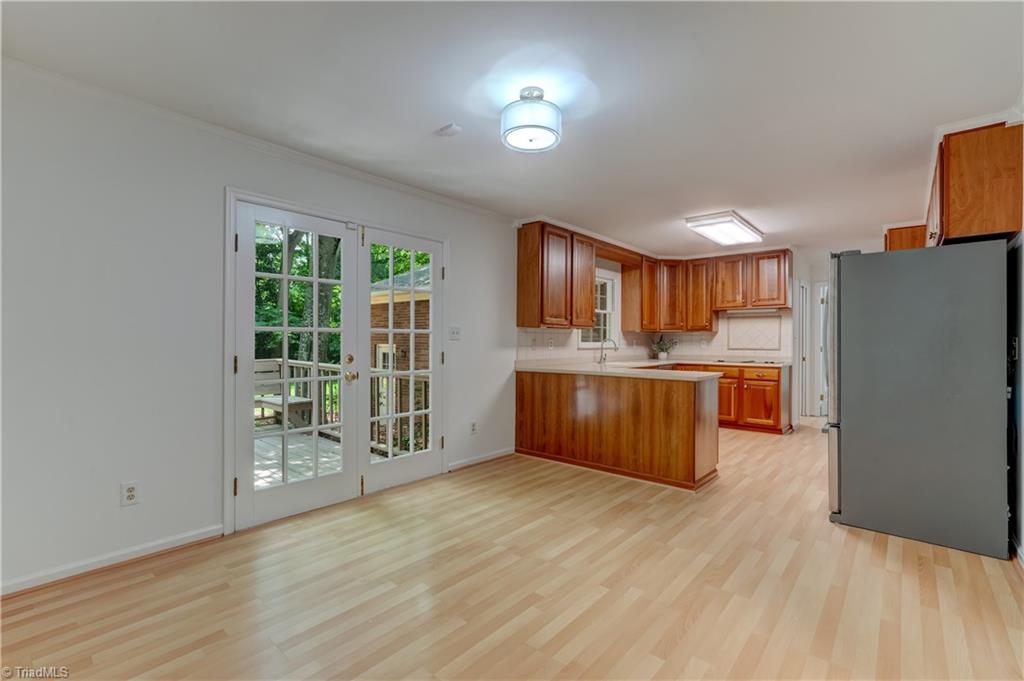 3802 Round Hill Road