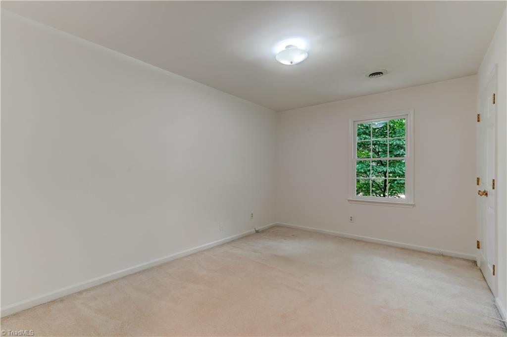 3802 Round Hill Road