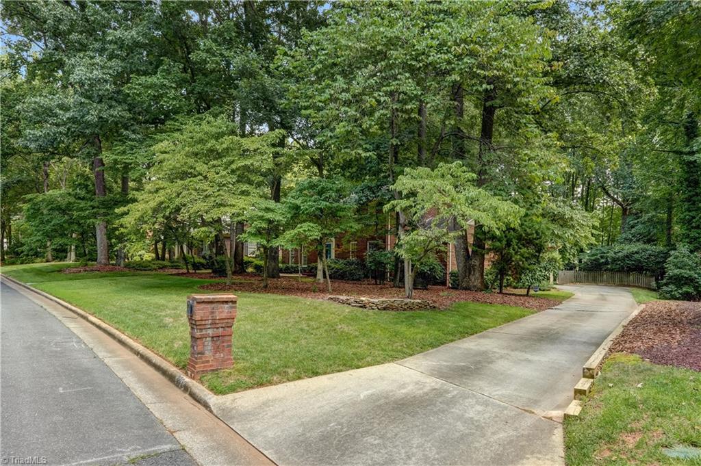 3802 Round Hill Road