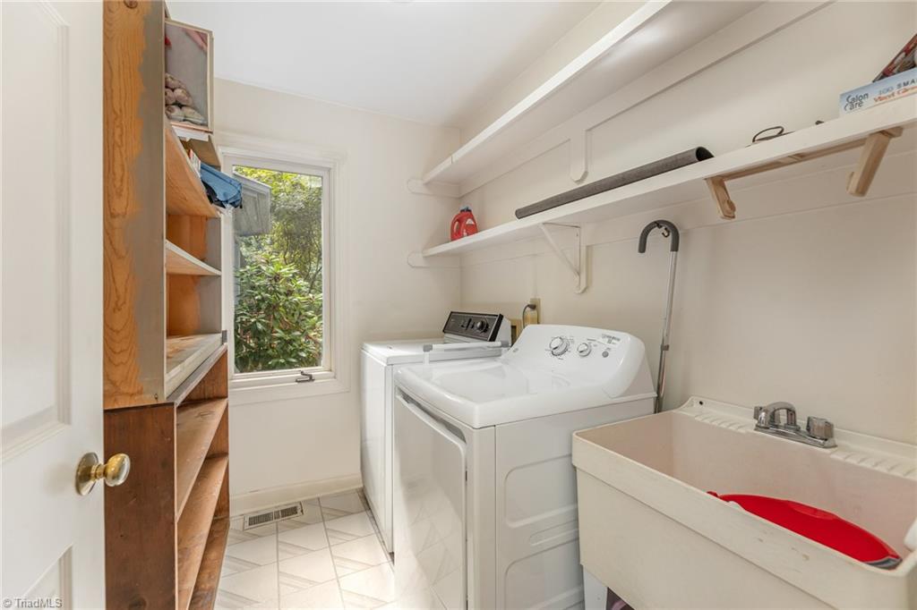 1215 Foxfire Drive, Greensboro