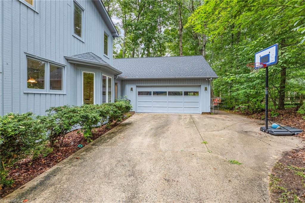 1215 Foxfire Drive, Greensboro