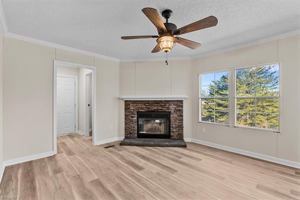 5489 Hitching Post Drive