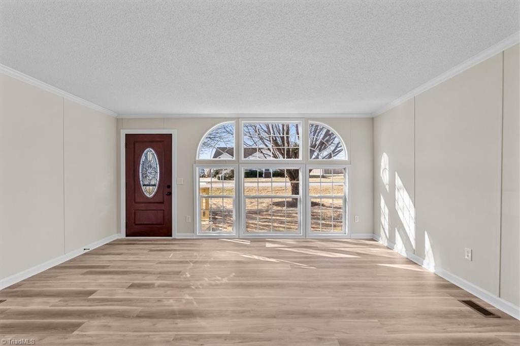 5489 Hitching Post Drive