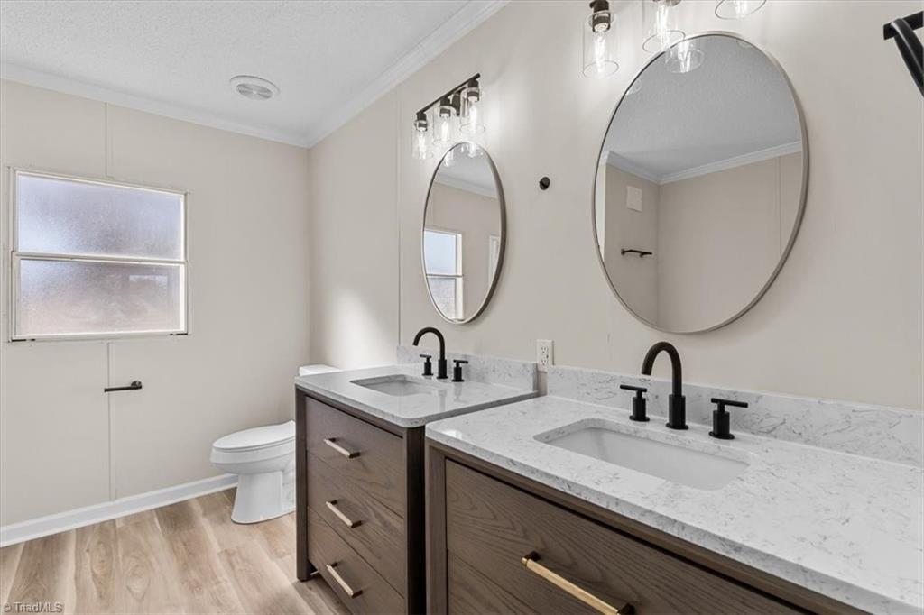 5489 Hitching Post Drive