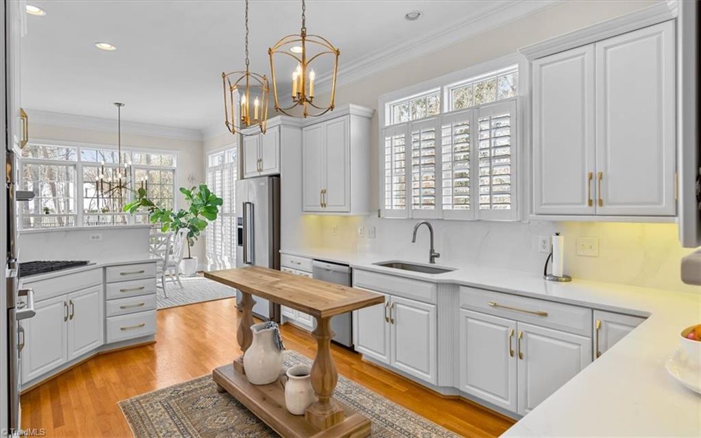 5027 Warm Springs Point